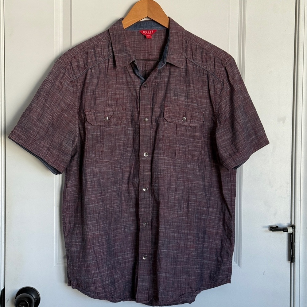 Guess Los Angeles Men's Short Sleeve Button Front Shirt Burgundy Size Large